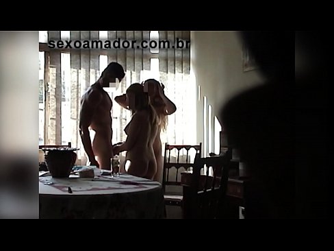 ❤️ Los amigos del sexo invitan a un hombre gigante y a un trío con él ❤️ Video de porno en es.basseyn-vsem.ru ❌️