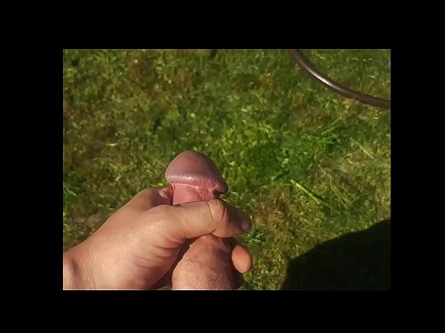 ❤️ Hottie se deja follar el coño rosa y se corre con un chorro en un jardín de verano ❤️ Video de porno en es.basseyn-vsem.ru ❌️